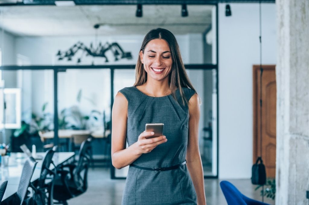 Employee using desk booking app